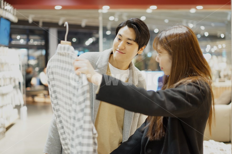 쇼핑,연인,커플,신혼부부,매장,부부,남녀,shopping,백화점,아울렛,사람,인물,인간,human,person,연인,커플,사랑,lover,couple,쇼핑,shopping