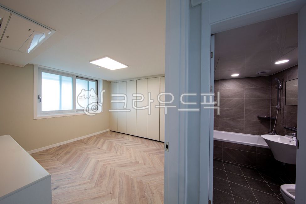 apartmentinterior,washstand,inside,showerroom,locker,shower room,furniture,apartmentdesign,bathroom furniture,Apartment interior,bathhouse,toilet,light,indoor interior,interiordesign,lndoor,indoor,bathroom storage cabinet,water tap,mirror,flooring,housing