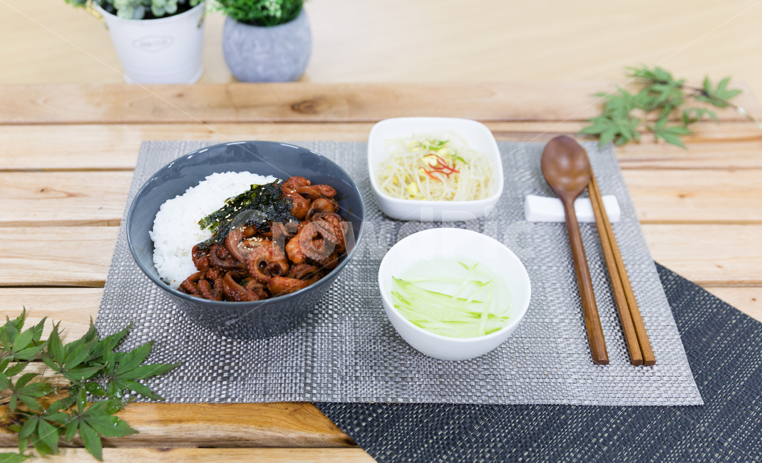 음식,쭈꾸미볶음,식사,안주,쭈꾸미,저녁식사,한식,korea,spicy,오징어볶음,식당,매콤,매운맛,red,맛집,고추장,고춧가루,식재료,요리,cook,reserves,수산물,해산물,fisheryproducts,seafood,한국음식,한국요리,food,dishes,korean,meal,koreancook,맛있다,먹다,맵다,소스,볶음,음식,식재료,요리,food,cook,meal,dishes,food reserves,한식,한국음식,한국요리,korean food,korean dishes,korean meal,korean cook