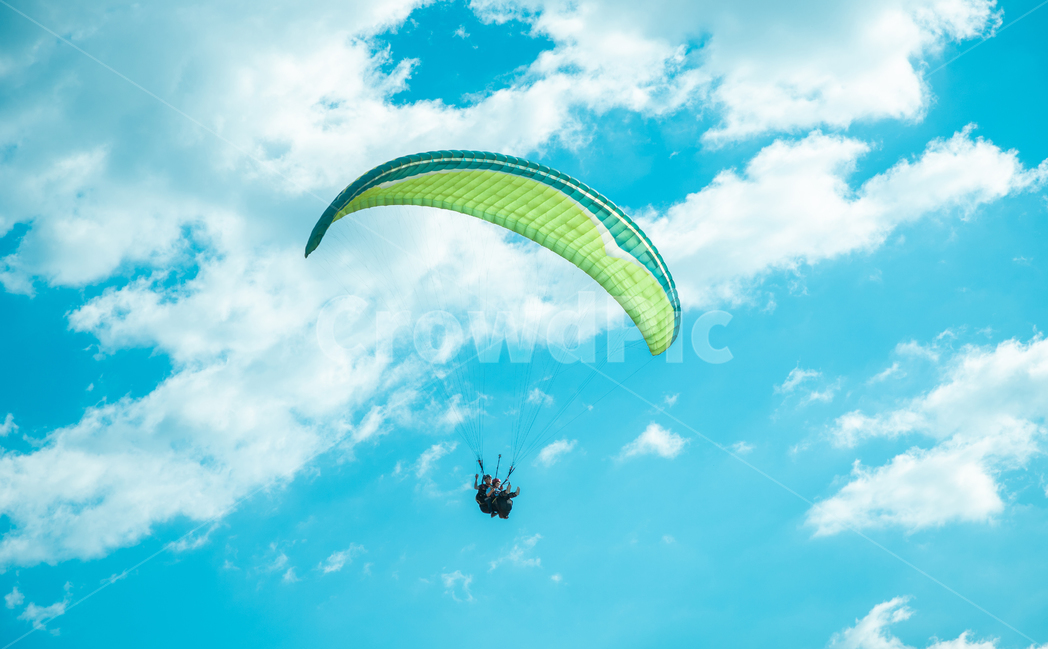 sky,blue sky,leisuresports,activity,summer,cloud,paragliding,Leisure sports,leisure,sport