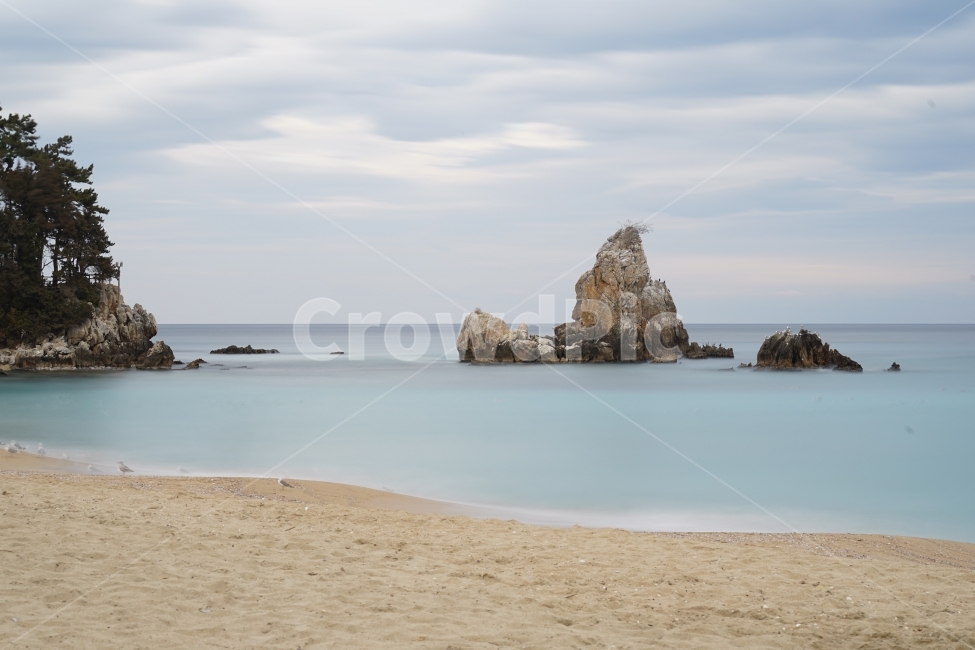 추암해변,촛대바위,겨울바다,일출,동해바다,자연,자연,풍경,nature,landscape,한국자연풍경,한국자연경관,korea nature landscape,해변,바다,beach,sea,land,땅,outdoors,옥외,shoreline,해안선,water,물,ocean,대양,coast,연안