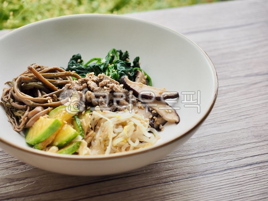 비빔밥,소고기비빔밥,채소,배경,음식,식품,한국음식,전통음식,당근,호박,양파,웰빙,웰빙음식,bibimbap,beefbibimbap,vegetable,background,food,koreanfood,traditionalfood,carrot,pumpkin,onion,wellbeing,wellnessfood,혼합,음식,식재료,요리,food,cook,meal,dishes,food reserves