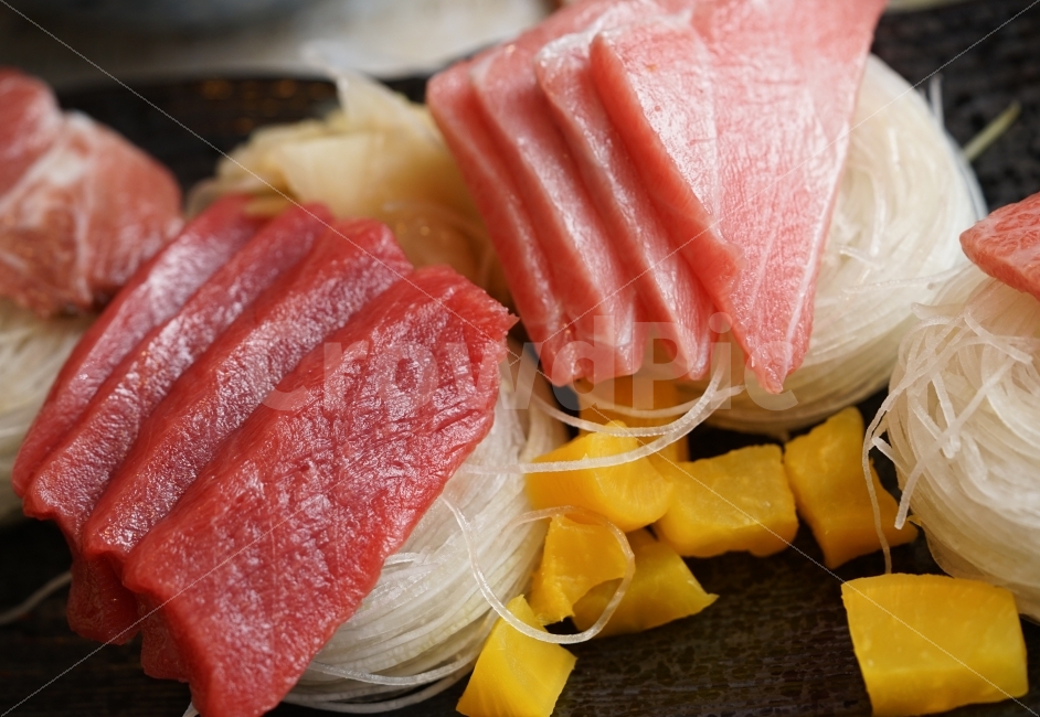 	참치,참치회,안주,음식,일식,먹방,횟감,소주안주,안주추천,안줏거리,먹거리,붉다,레드,빨강,싱싱,색감,음식,식재료,요리,food,cook,meal,dishes,food reserves,수산물,해산물,fishery products,seafood,일식,일본음식,일본요리,Japanese food,Japanese dishes,Japanese meal,Japanese cook
