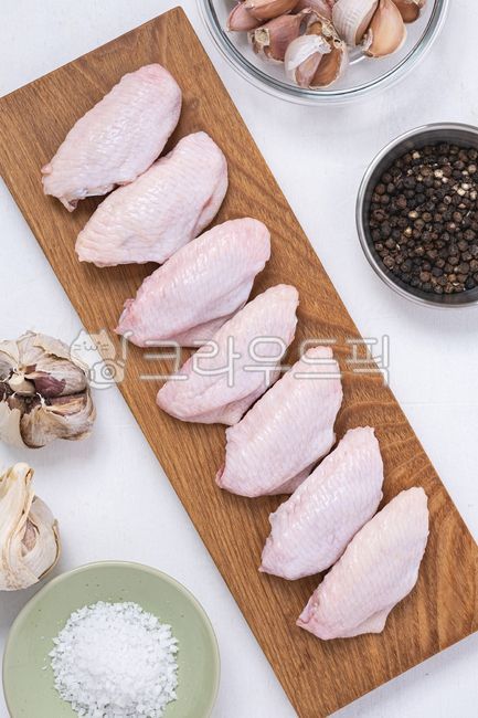 chicken,whiz,meat,ingredients,raw chicken,fresh food,food,chicken wings