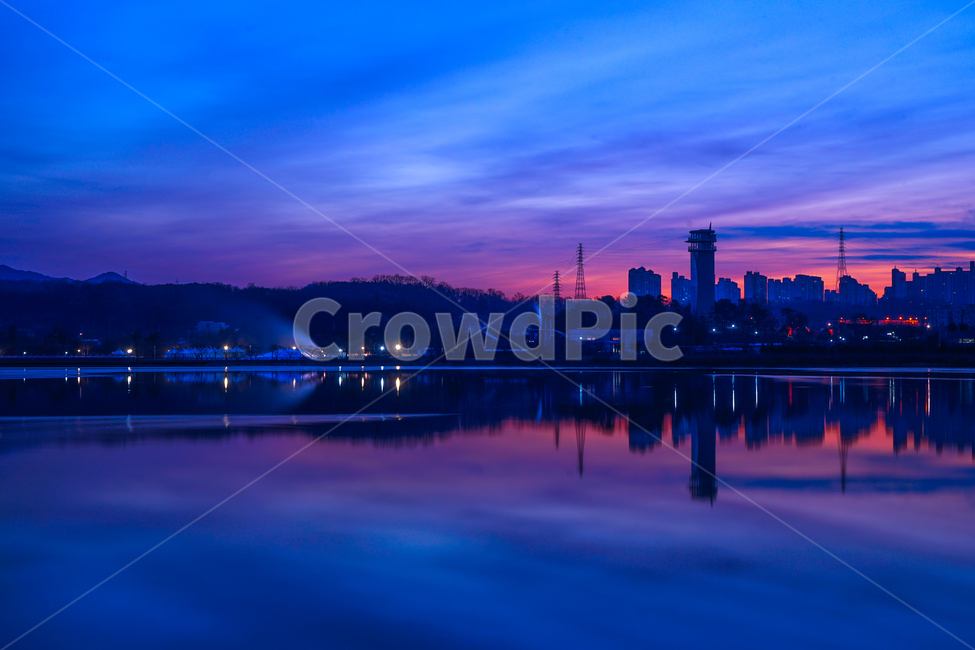 호수,여명,해돋이,일출,구름,하늘,감성,새벽,반영,투영,풍경,야경,밤,풍경,nightscape,night,landscape,도시,city,한국도시풍경,한국도시경관,korea cityscape,nature,자연,outdoors,옥외