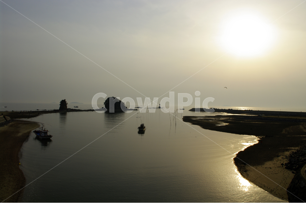 꽂지해변,바다,석양,빛,일몰,풍경,관광지,landscape,배,어선,어부,자연,풍경,nature,landscape,한국자연풍경,한국자연경관,korea nature landscape,outdoors,옥외,land,땅