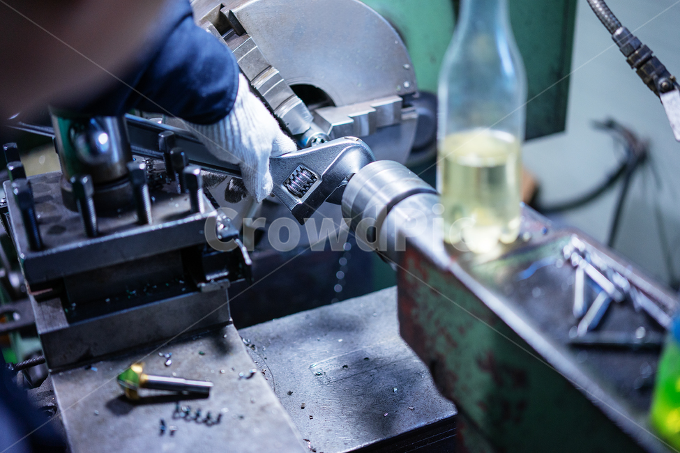 machine,선반,기술자,엔지니어,작업자,범용선반,기계,factory,공장,lathe,latheturner,선반공,operator,technician,제조,제조업,manufacturing,몽키,tool,tools,setting,세팅,산업,industry,industrial,제조업,manufacturing business,manufacturing industry