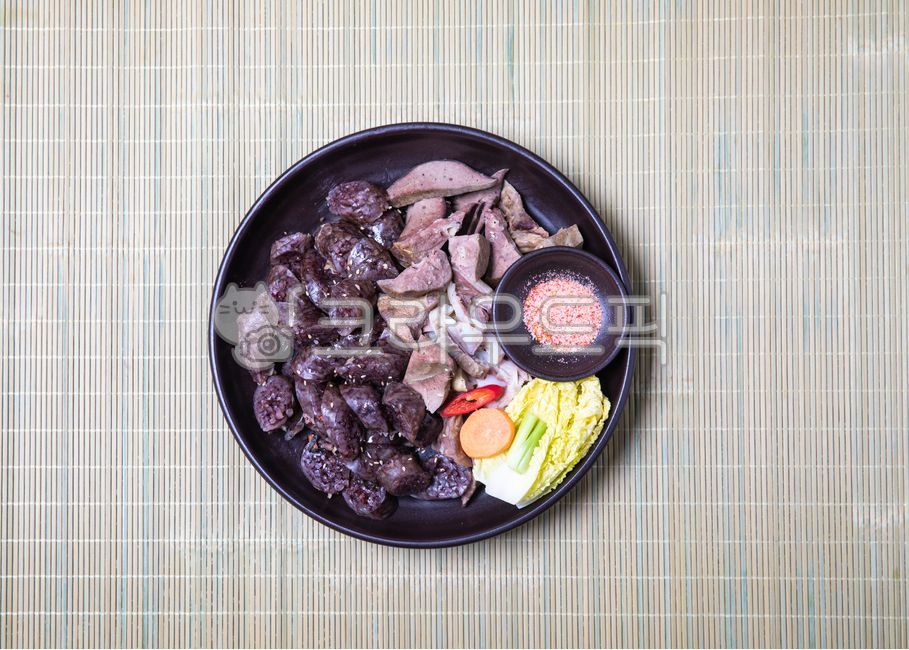 순대,순대모듬,돼지고기,음식,간식,식사,요리,전통음식,간식류,디저트,sundae,pork,assortedsundae,국민간식,food,cooking,snack,snacks,traditionalfood,mationalsnack,돼지고기내장,음식,식재료,요리,food,cook,meal,dishes,food reserves