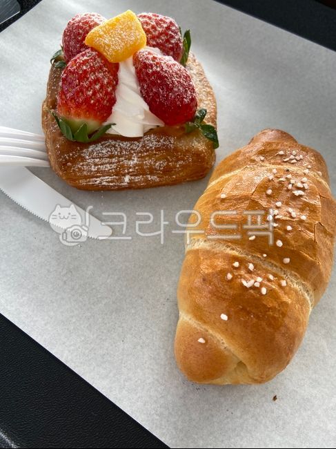 home baking,bread,Conch bread,Strawberry Pastry