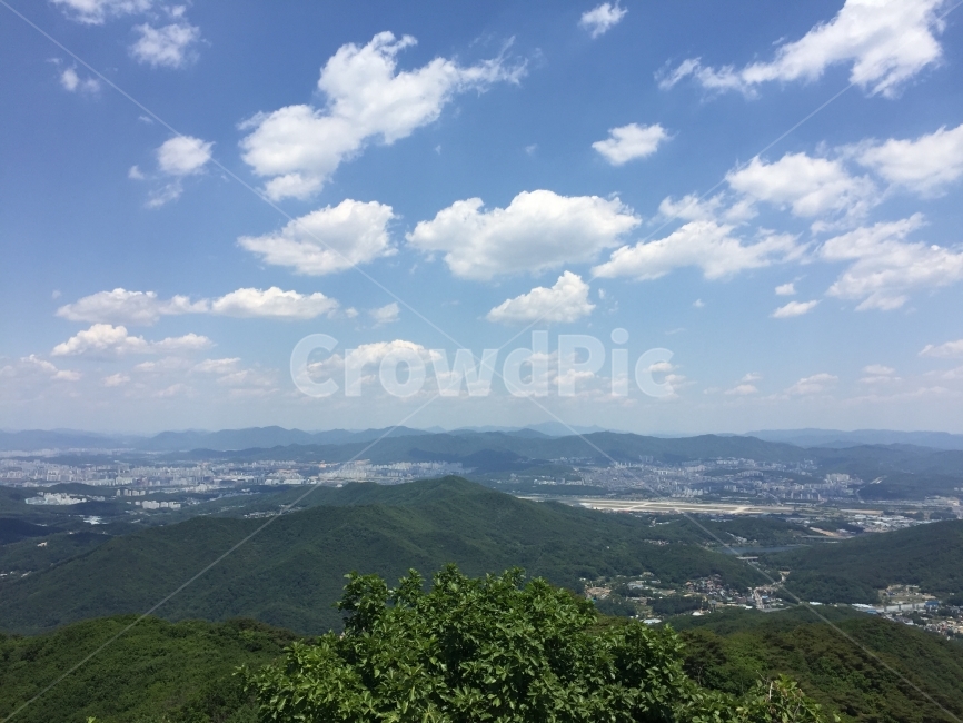 산,정상,휴가,여름,감성사진,하늘,구름,나무,풍경,등산,자연,풍경,nature,landscape,한국자연풍경,한국자연경관,korea nature landscape,outdoors,옥외,weather,날씨,cloud,cumulus,적운,sky