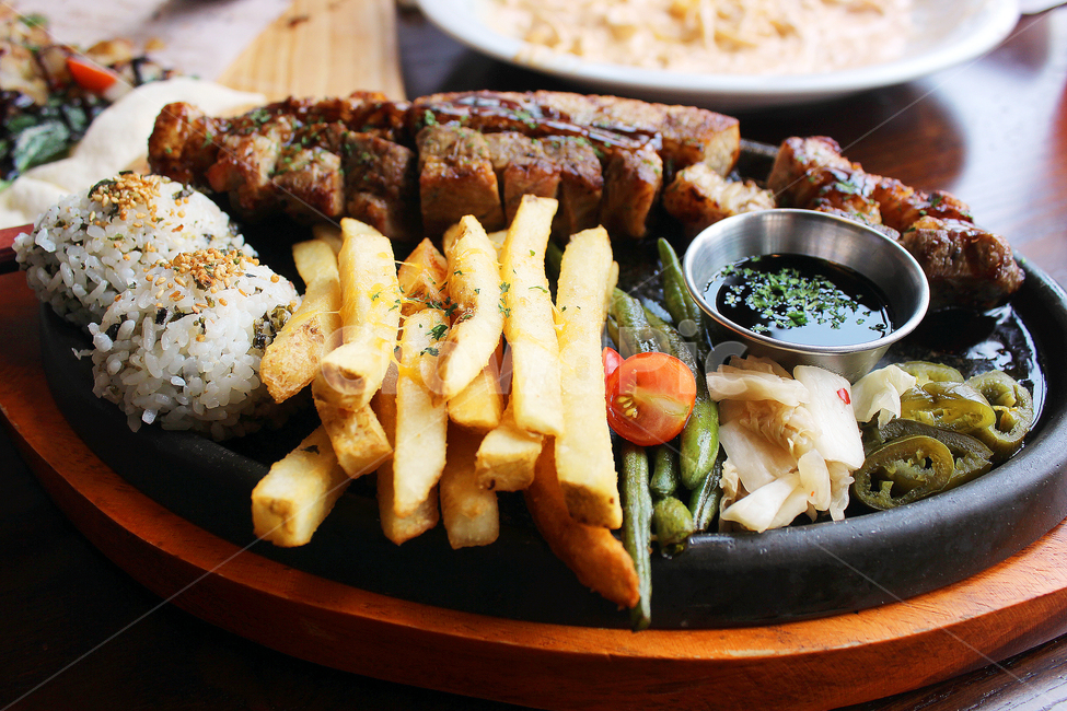 스테이크,돼지고기,철판요리,이탈리안음식,양식,음식,식재료,요리,food,cook,meal,dishes,food reserves,양식,서양음식,서양요리,western food,western dishes,western meal,western cook