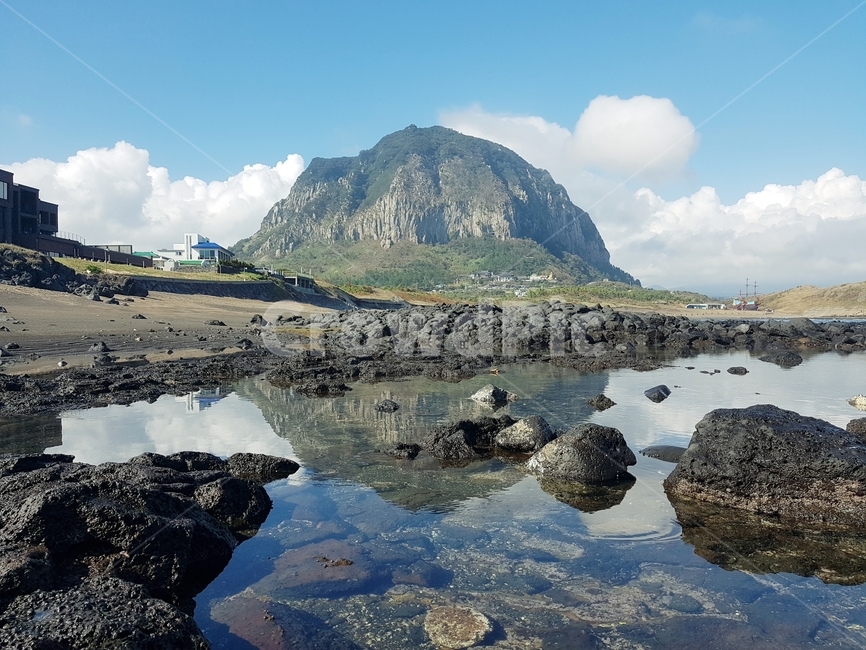제주도,사계포구,산방산,산방산사계포구,제주,풍경,산,jejuisland,sea,바다,자연,풍경,nature,landscape,한국자연풍경,한국자연경관,korea nature landscape,제주도,jeju,jeju island,outdoors,옥외