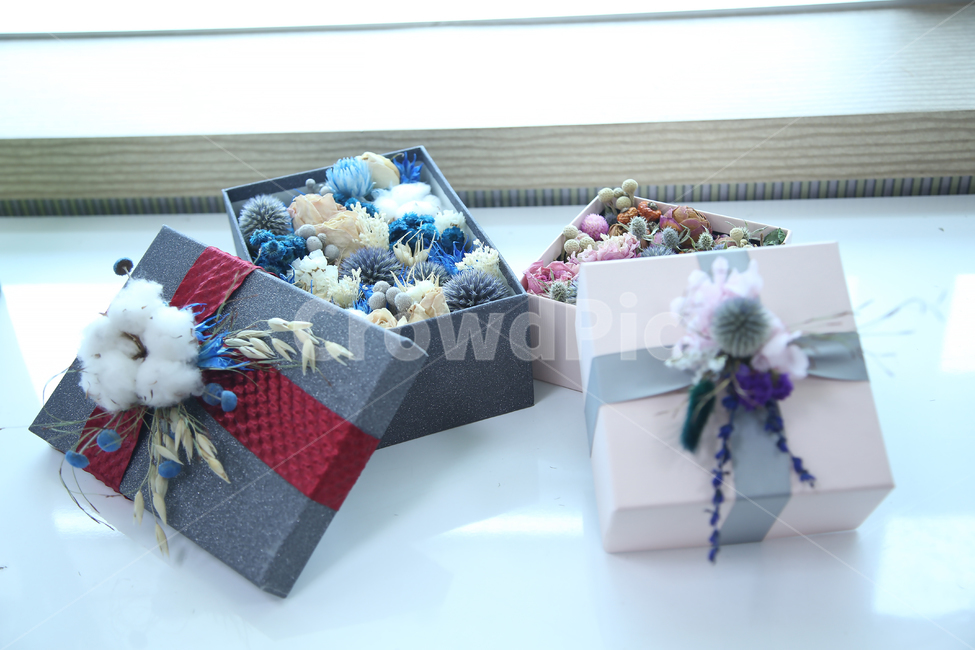 드라이플라워,말린꽃,사각박스,장미,선물,인테리어,꽃,flower,기념일,축하,anniversary,congratulation,celebrate,celebration