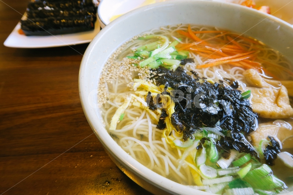 음식,요리,국물,국수,고명,김,어물,김밥,당근,호박,음식,식재료,요리,food,cook,meal,dishes,food reserves,면류,면요리,noodles,한식,한국음식,한국요리,korean food,korean dishes,korean meal,korean cook