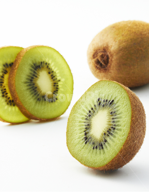과일,키위,kiwi,fruit,closeup,yellow,열대과일,하얀색,background,배경,정물,사물,달콤한,접사,근접촬영,cut,section,green,엽산,칼륨,건강한,뉴질랜드,제스프리,음식,식재료,요리,food,cook,meal,dishes,food reserves,과일,열매,fruit,누끼,remove background