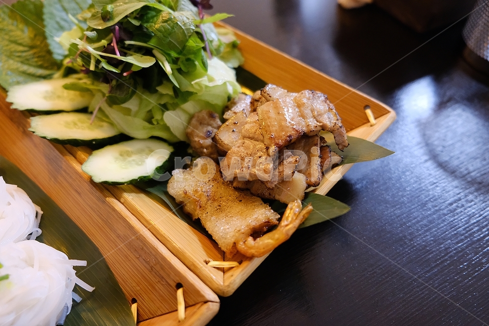 베트남음식,분짜,vietnamesefood,음식,식사,깻잎,오이,샐러드,쌀국수,food,음식,식재료,요리,food,cook,meal,dishes,food reserves,육류,고기,meat