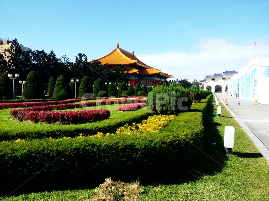 대만,타이페이,정원,고궁,궁,산책,맑은,파란,하늘,꽃밭,랜드마크,landmark,tourist attraction,해외,외국,세계,foreign,oversea,world,세계랜드마크,해외랜드마크,외국랜드마크,world landmark,world tourist attraction,grass,잔디,plant,식물,outdoors,옥외,park,공원,lawn,garden