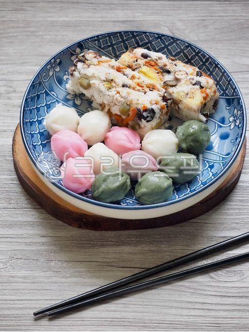 전통음식,한국전통음식,한국음식문화,전통문화,traditionalfood,koreantraditionalfood,koreanfoodculture,traditionalculture,한국음식,식품,한식,한국문화,한국,배경,음식문화,웰빙,문화,아시아,아시아음식,접시,전통,설날,추석,음식,추석음식,설날음식,명절,명절음식,떡,koreanfood,korea,koreanculture,food,background,foodculture,wellbeing,culture,asia,asianfood,dish,tradition,ricecake,추석사진공모전