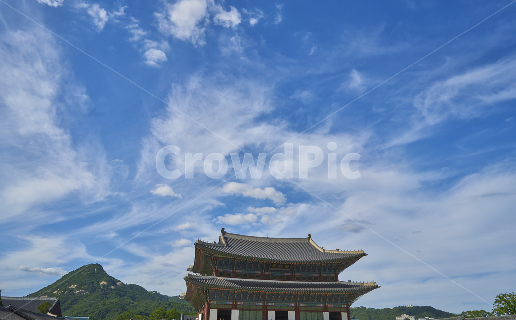 고궁,경복궁,문화재,옛건물,유산,하늘,구름,푸른하늘,처마,어처구니,기와,조선,한국전통,한국문화,korean traditional,korean culture,랜드마크,landmark,tourist attraction,한국랜드마크,한국관광지,한국명소,korea landmark,korea tourist attraction,건축물,건물외관,exterior,building,structure,architecture,construction