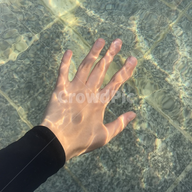 손,빛,물,사람,인간,hand,light,신체일부,몸,body
