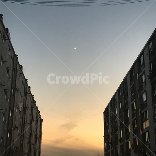 building,town,석양,초승달,달,하늘,sunset