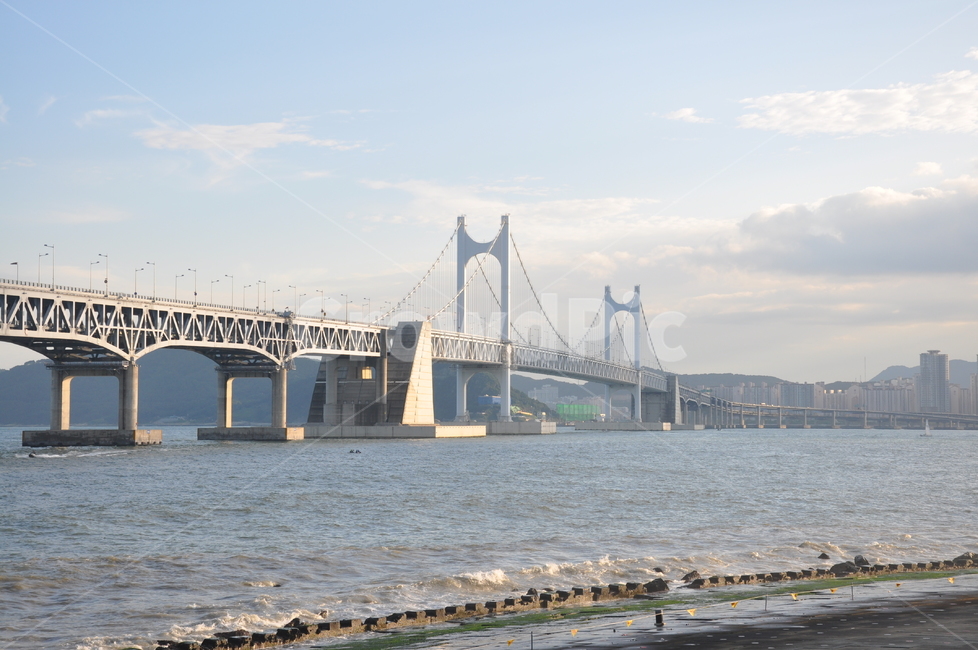 광안대교,수변공원,바다,하늘,해안,건축물,건물외관,exterior,building,structure,architecture,construction