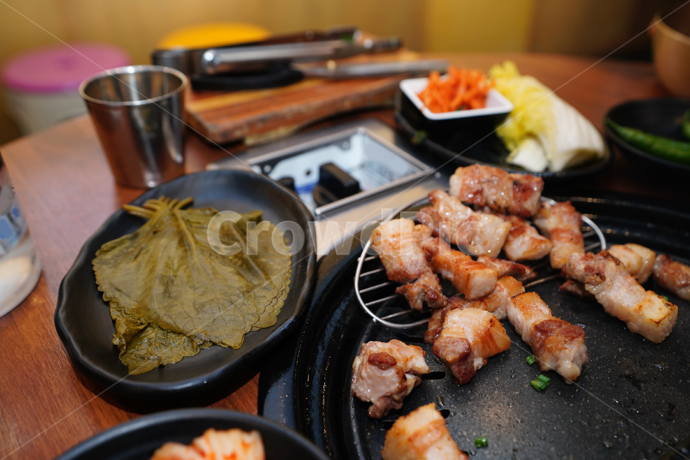 고기,삼겹살,불판,술안주,먹방,돼지,음식,한식,구이,육식,푸드,식사,단백질,먹거리,음식,식재료,요리,food,cook,meal,dishes,food reserves,육류,고기,meat