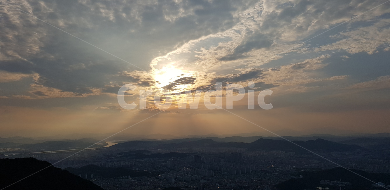 석양,노을,하늘,구름,자연,도시,산,저녁,flare,플레어,light,빛,nature,outdoors,옥외,landscape,경치,scenery,풍경