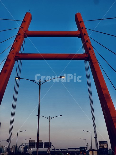 road,leave work,highway,nightfall,dinner