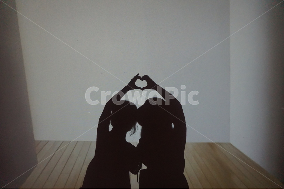 그림자,우정,친구,우정여행,shadow,friend,travel,감성사진,사람,인물,인간,human,person,감정표현,기분,feeling,emotion,인물실루엣,사람실루엣,character silhouette,human silhouette,친구,우정,friendship,companion,연출,컨셉,콘셉,direction,concept,flooring,바닥,floor,wood,나무,hardwood,견목