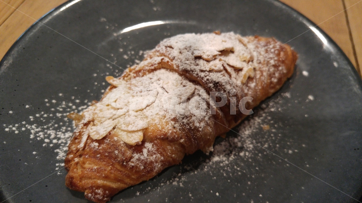 카페,베이커리,빵,크루아상,빵집,croissant,breakfast,음식,식재료,요리,food,cook,meal,dishes,food reserves,빵,bread