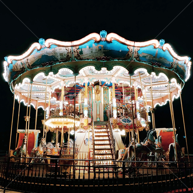 회전목마,메리고라운드,놀이공원,amusementpark,merrygoround,carousel,roundabout,화려한,즐거운,fun,circle,entertainment,carnival,horse,festival,beautiful,colorful,european,light,holiday,night,유럽,놀이공원,놀이동산,놀이터,amusement park,playground