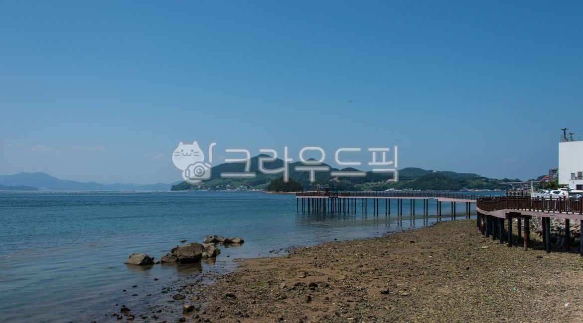 바닷가,바다,해안가,데크,산책로,전망대,섬,하늘,바위,돌,자연,옥외