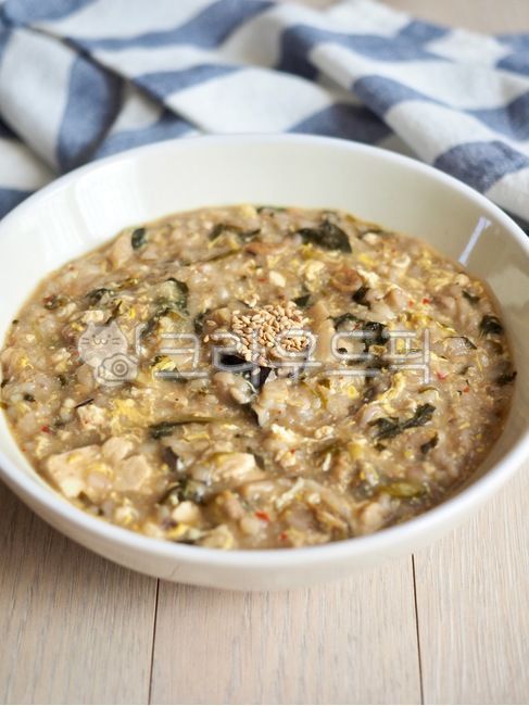misoporridge,lunch,asianfood,wellbeing,Korean food,Asian food,diet,tradition,Soybean paste porridge,koreanfood,rice,food,porridge,korea,background,breakfast