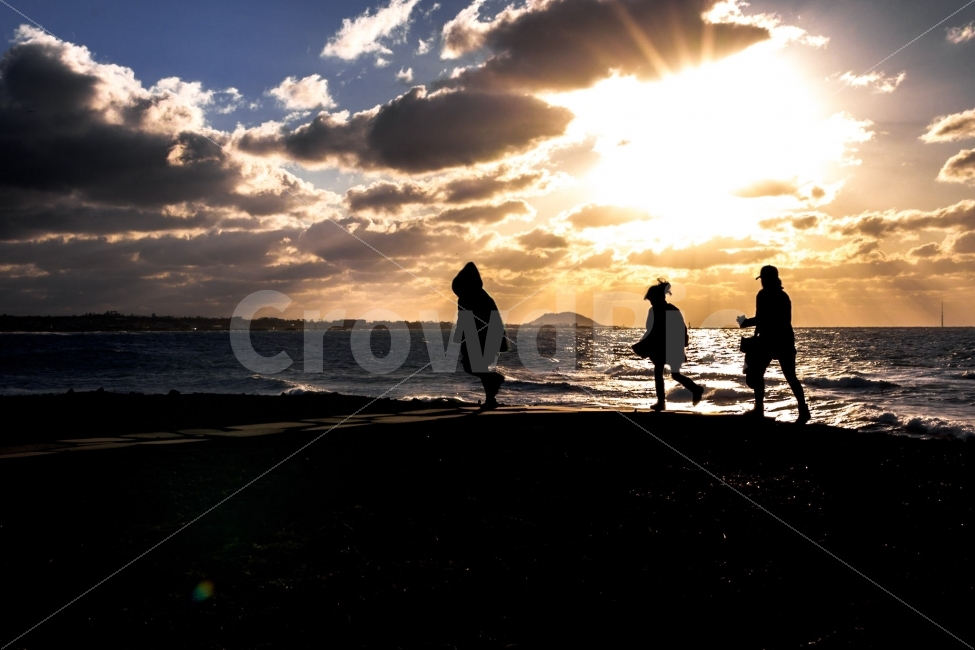 바다,실루엣,해,구름,제주도,자연,풍경,nature,landscape,해변,바다,beach,sea,사람,인물,인간,human,person,가족,패밀리,family,인물실루엣,사람실루엣,character silhouette,human silhouette,여행,휴가,traveling,vacation,trip,light,빛,flare,플레어,sunlight,햇빛