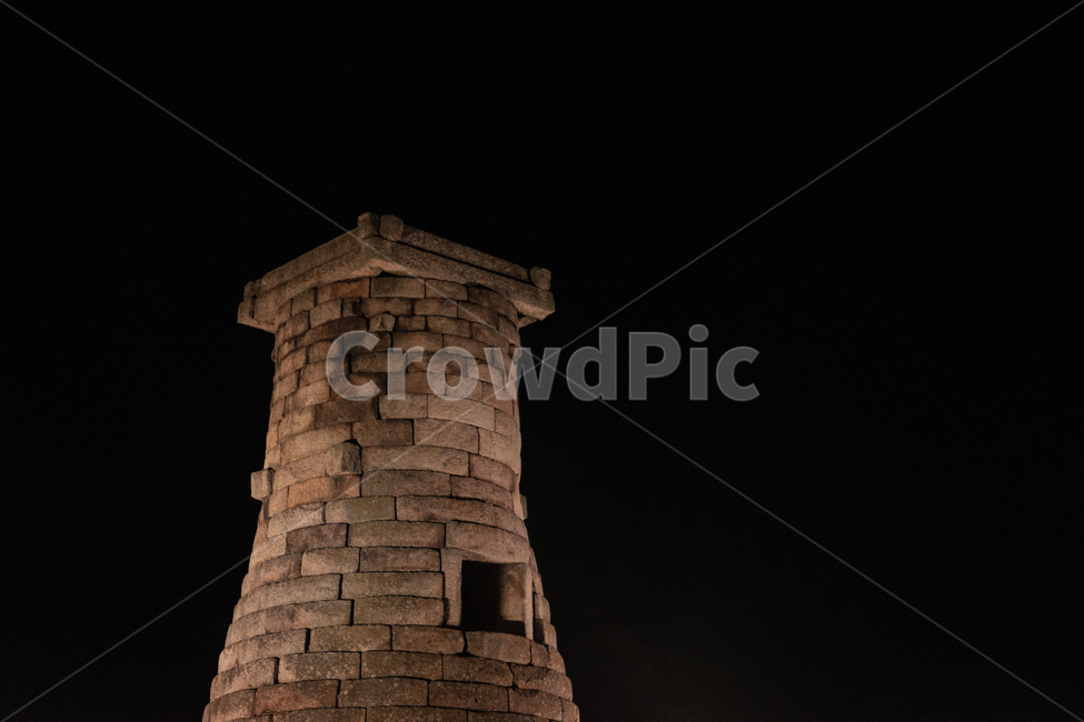 첨성대,경주,야간,밤,천문,천문관측,신라,건축물,빌딩,탑,건물,풍경,building,tower,architecture,문화재,night,stone,build,korea,천문대,old,observatory,culture,문화,cultural,heritage,야경,밤,풍경,nightscape,night,landscape,한국전통,한국문화,korean traditional,korean culture,랜드마크,landmark,tourist attraction,한국랜드마크,한국관광지,한국명소,korea landmark,korea tourist attraction