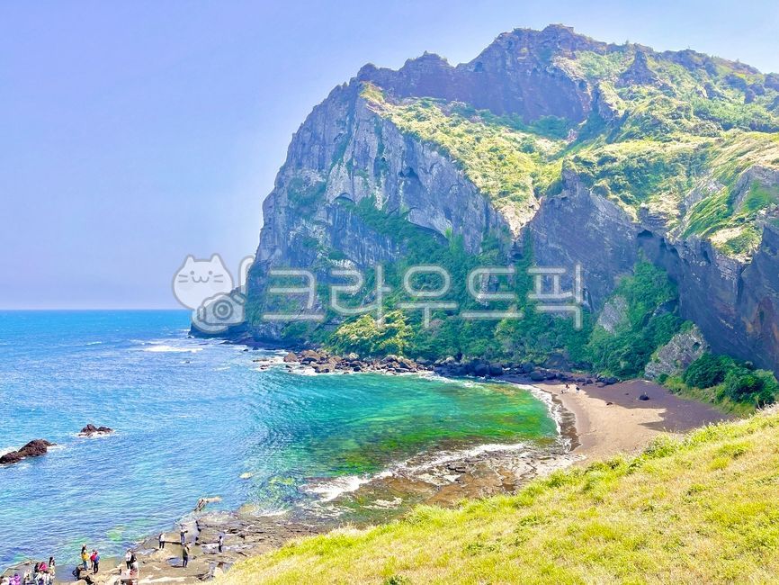 제주도,성산일출봉,바다,섬,휴양지,제주명소,자연풍경,폭싹속았수다,제주성산,성산,제주도관광지,자연경관,유네스코세계자연유산,제주해안,제주바닷가,제주랜드마크,관광명소,제주도풍경,제주도자연경관,바닷가