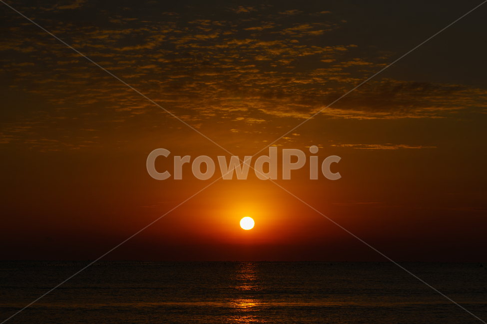 새해,일출,여명,아침,감성,임랑해수욕장,부산,기장,하늘,sky,sunrise,sun,바다,sea,해수욕장,자연,풍경,nature,landscape,outdoors,옥외,sunlight,햇빛,sunset,일몰,dusk,황혼,dawn,새벽,red sky,붉은 하늘