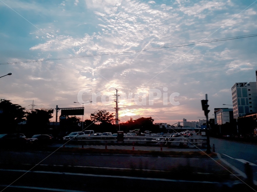 도심,도시,노을,하늘,구름,cloud,길,road,sky,퇴근,city,bilding,car