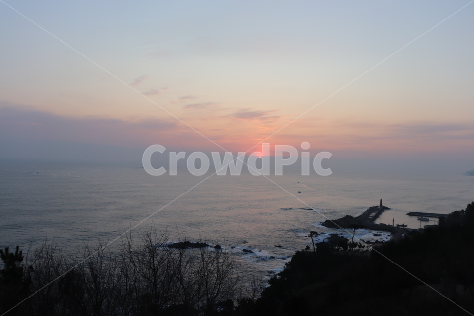 일출,sunrise,바다,sea,nature,자연,outdoors,옥외,sky,새벽,dawn,일몰,sunset,하늘,redsky,붉은하늘,dusk,황혼,자연,풍경,nature,landscape