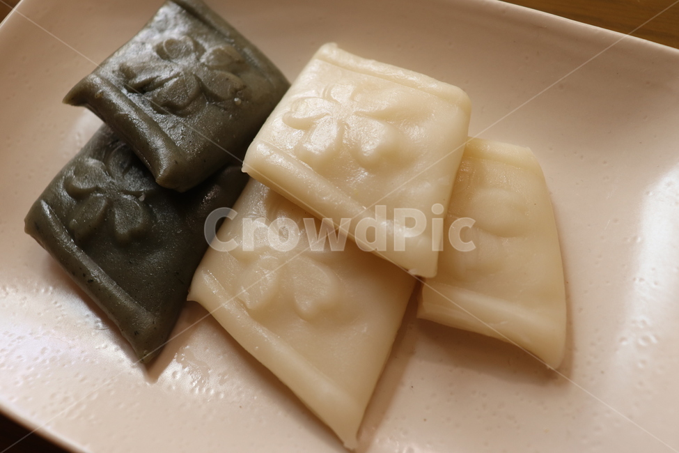 ricecake,절편,tteok,jeolpyeon,떡,한국전통,koreafood,쑥떡,정갈함,한식,한국전통,한국문화,korean traditional,korean culture,음식,식재료,요리,food,cook,meal,dishes,food reserves,디저트,간식,후식,dessert,snack
