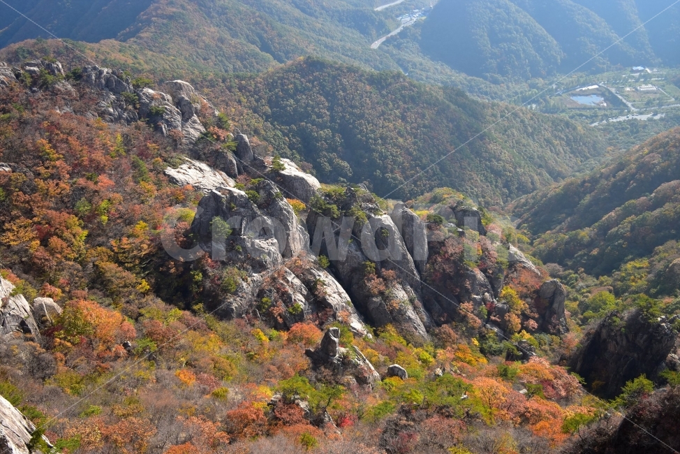 대둔산,가을,풍경,단풍,탐방,도립공원,빨간단풍,파란하늘,가을색,오색,울긋불긋,알록달록,그림같은,칼라풀,뷰티플,아름다운,힐링,감성,자연,정취,산세,명산,100대명산,nature,산,등산,트레킹,풍경사진,비경,경치,가을사진,가을색채,가을의정취,맑음,청명,가을날씨,경관,기암,암봉우리,mountain,금산,완주,논산,낙조대,낙조산장,마천대,케이블카,구름다리,삼선계단,가을,계절,fall,autumn,season,자연,풍경,nature,landscape,한국자연풍경,한국자연경관,korea nature landscape,slope,경사,outdoors,옥외,scenery,mountain range,산맥