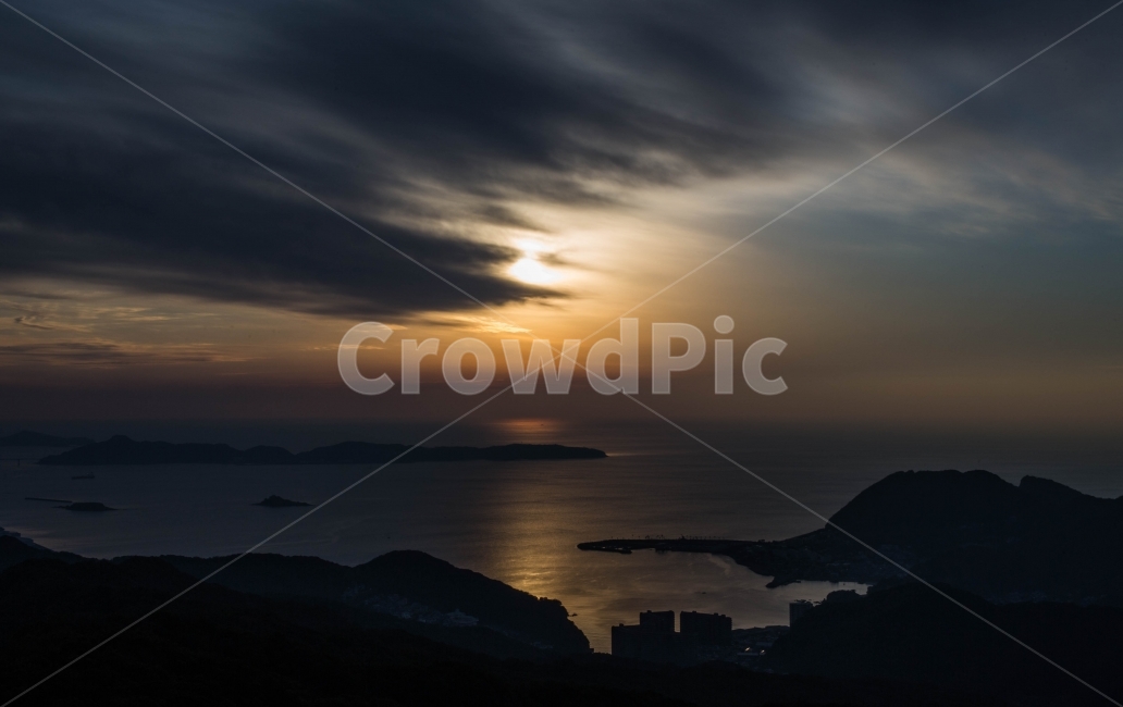 일본,나가사키,일몰,사진,풍경,야경,전망,바다,풍경사진,일몰사진,자연,풍경,nature,landscape,한국자연풍경,한국자연경관,korea nature landscape,outdoors,옥외,sunlight,햇빛,dawn,새벽,red sky,붉은 하늘,dusk,황혼,sunset,sky,하늘