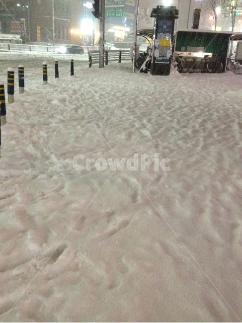 겨울,눈길,눈,발자국,겨울밤,겨울,계절,winter,season