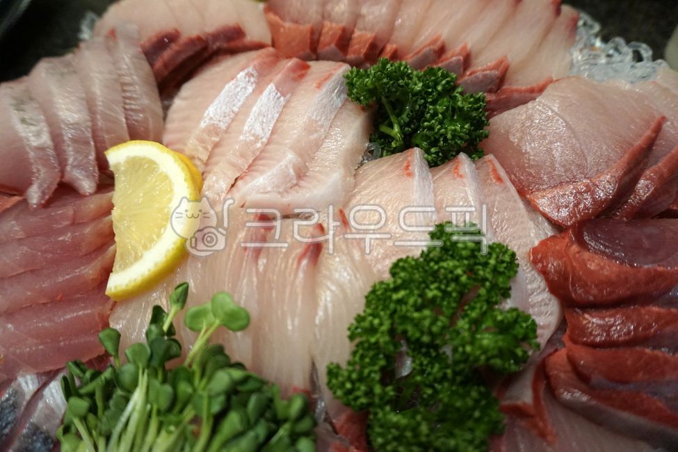 fish,Assorted raw fish,episode,sashimi,Assorted sashimi,defense club,food