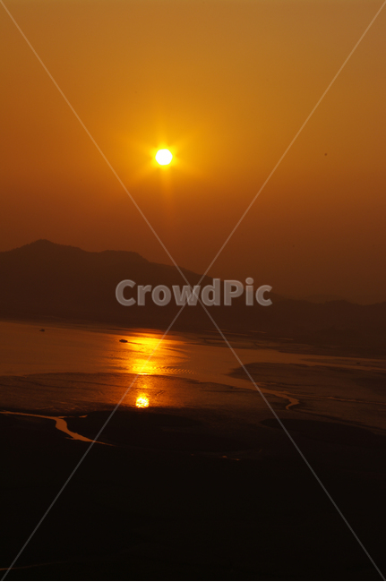순천만,일몰,석양,노을,풍경,갈대밭,자연,풍경,nature,landscape,light,빛,flare,플레어,sunlight,햇빛,outdoors,옥외,dawn,새벽,sky,하늘,red sky,붉은 하늘,sunset,dusk,황혼