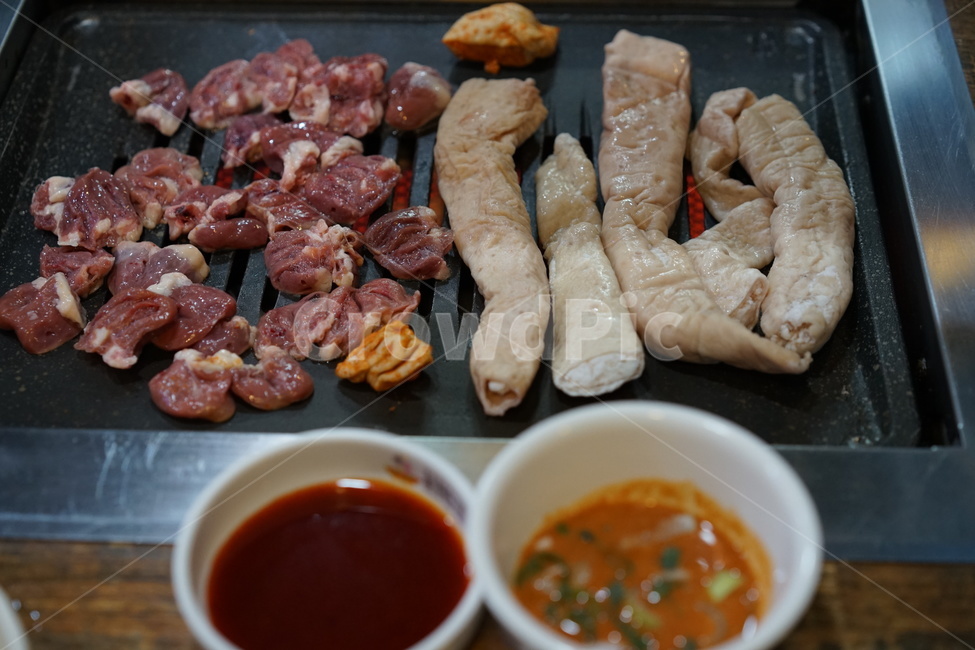 막창,염통,고기,육류,불판,고깃집,돼지막창,막창집,내장,한국음식,음식,식재료,요리,food,cook,meal,dishes,food reserves,육류,고기,meat,한식,한국음식,한국요리,korean food,korean dishes,korean meal,korean cook