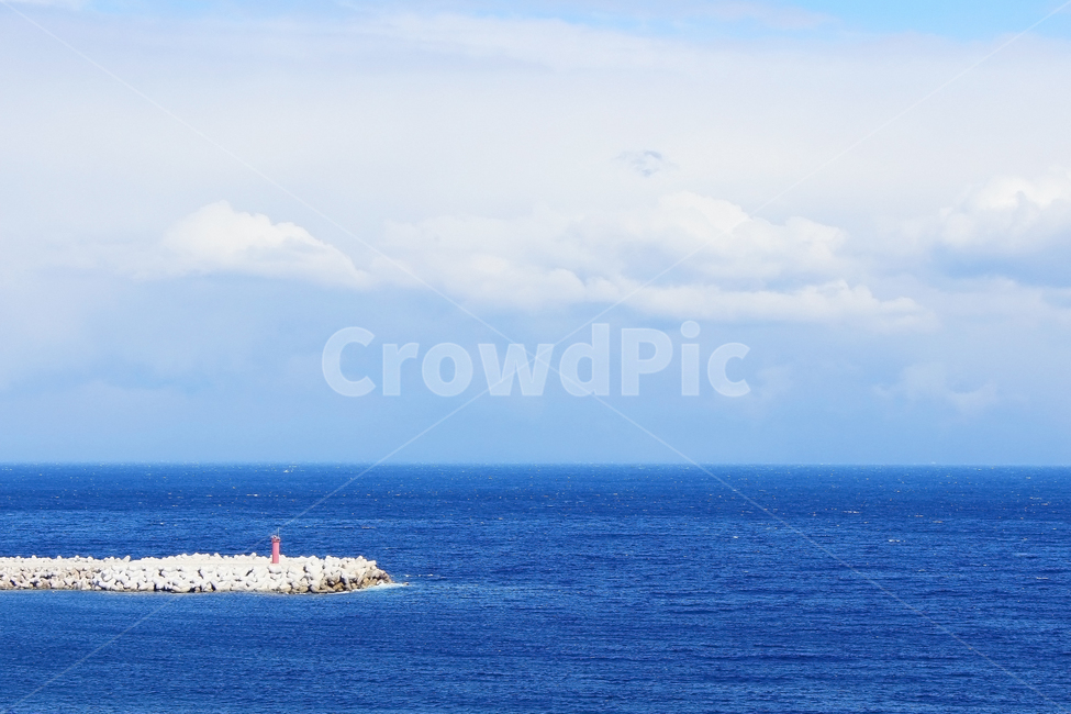바다,파도,파랑,하늘,바다풍경,파란하늘,자연,풍경,nature,landscape,등대,lighthouse,land,땅,outdoors,옥외,water,물,sea,ocean,대양,shoreline,해안선,building,건물,architecture,건축물,tower,탑
