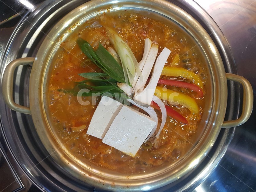김치찌개,냄비김치찌개,묵은지찌개,김치전골,양은냄비김치찌개,음식,식재료,요리,food,cook,meal,dishes,food reserves,한식,한국음식,한국요리,korean food,korean dishes,korean meal,korean cook