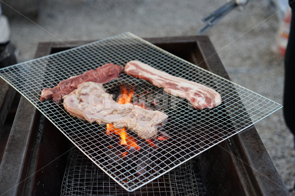 고기,캠핑,숯불,육류,바베큐,음식,불,화력,불판,번개탄,숯,음식,식재료,요리,food,cook,meal,dishes,food reserves,육류,고기,meat